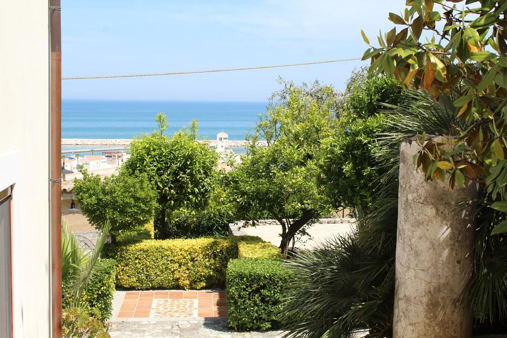 Albergo Villa Vittoria Rodi Garganico Exterior foto